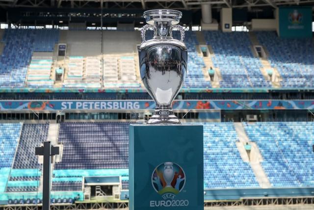 欧洲杯冠军奖杯是轮流奖杯吗2021欧洲杯奖杯图片