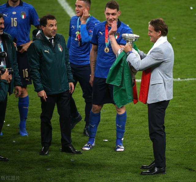 形容意大利欧洲杯夺冠意大利球星罗西-第3张图片-太平洋在线下载